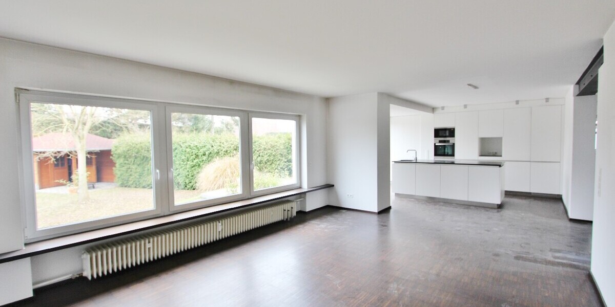 Wohnzimmer + offene Küche