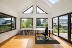 Frankfurt-Nieder-Erlenbach: Einmalige Lage! Großzügiges Villenanwesen am Bebauungsrand - Einfamilienhaus Frankfurt am Main Bonames | Angebot:26334718