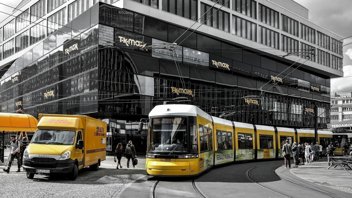 Mobilität & Verkehr in Offenbach am Main – Anbindung, Parken und ÖPNV im Überblick